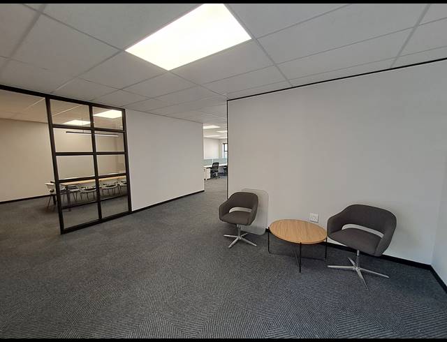 130M² OFFICE TO LET IN HYDE PARK